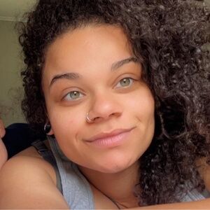 Meet your Posher, Kiana